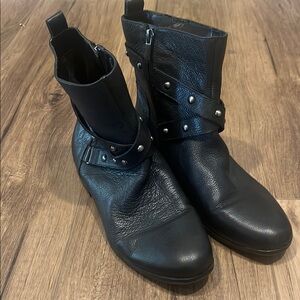 Black Leather women’s ankle boots SOLE SOCIETY